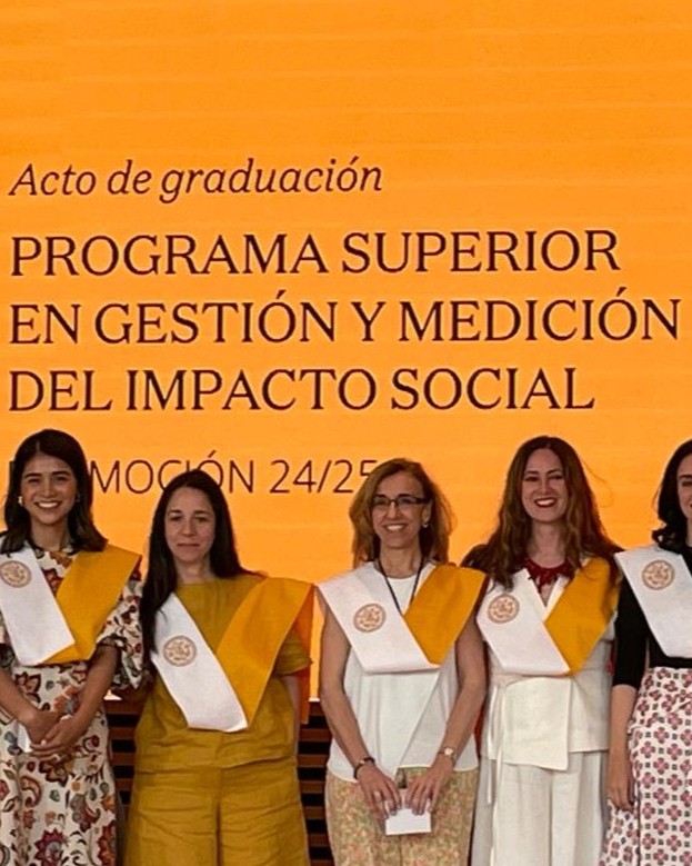   ¡ <strong></noscript>Nos graduamos en medición y gestión del impacto social ¡</strong>